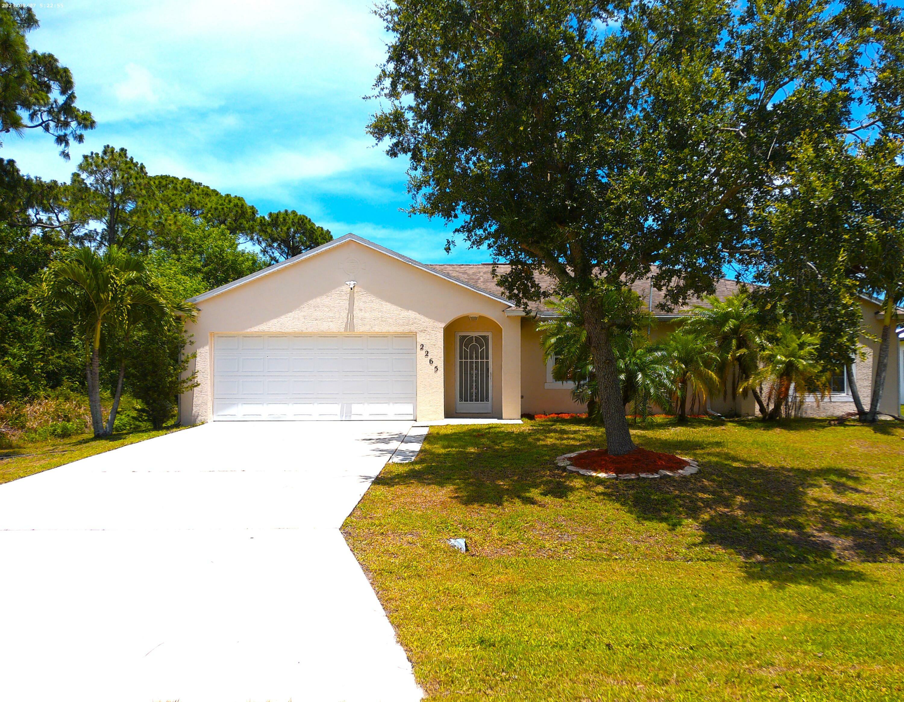 Property Photo:  2265 SE Belvedere Street  FL 34984 