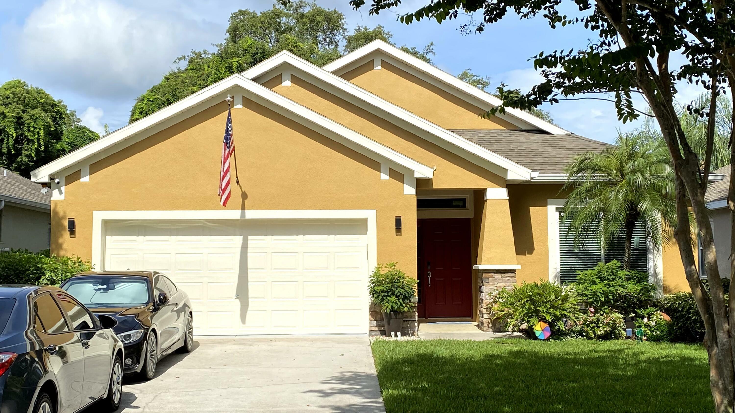 Property Photo:  412 Waterside Circle  FL 32780 