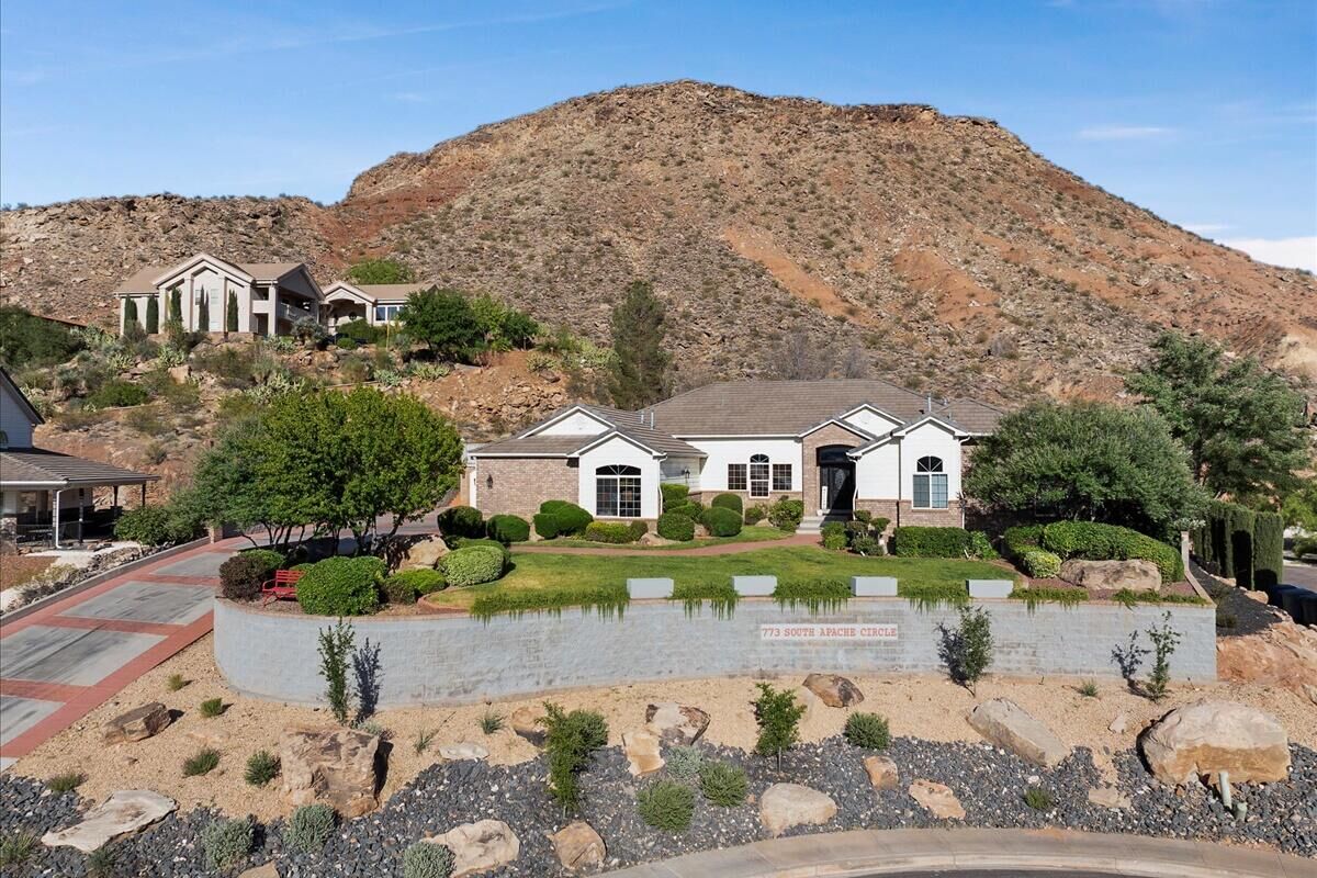 Property Photo: 773 S Apache Cir UT 84780