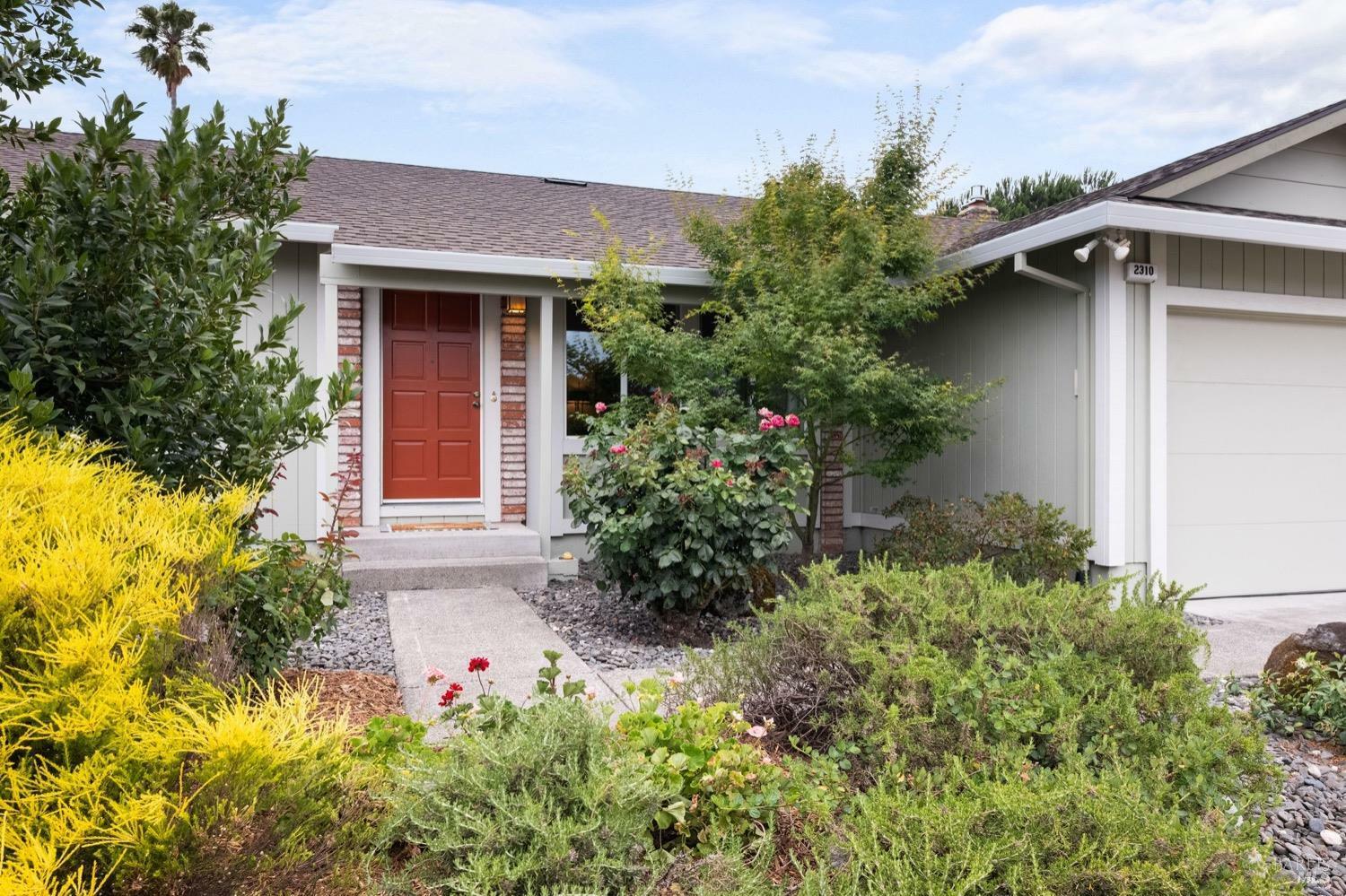 Property Photo:  2310 Floral Way  CA 95403 