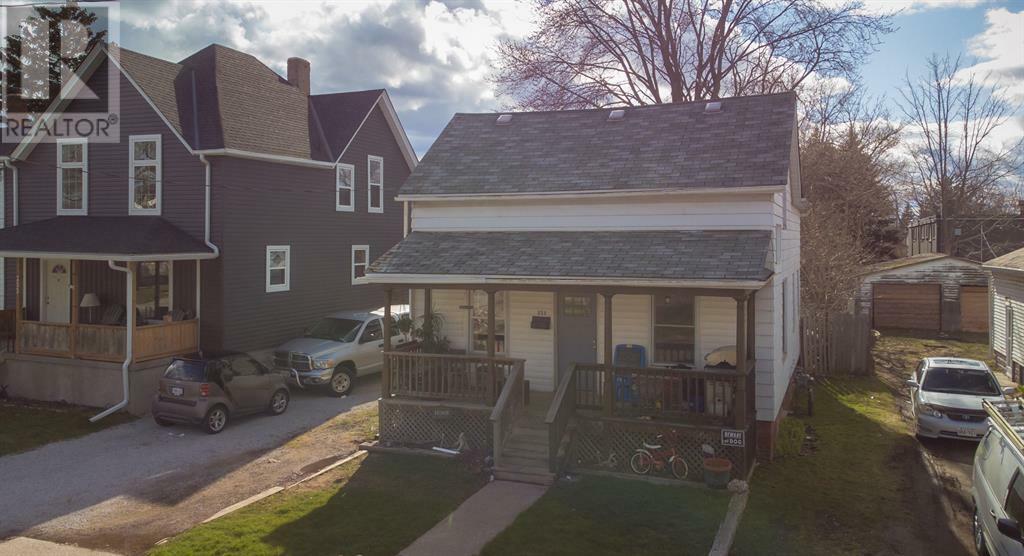 Property Photo:  253 Vidal Street South  ON N7T 2T8 