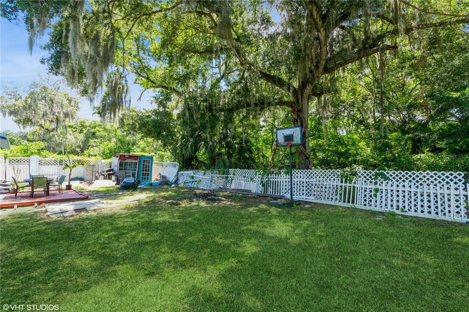 Property Photo:  1612 Crest Avenue  FL 34748 