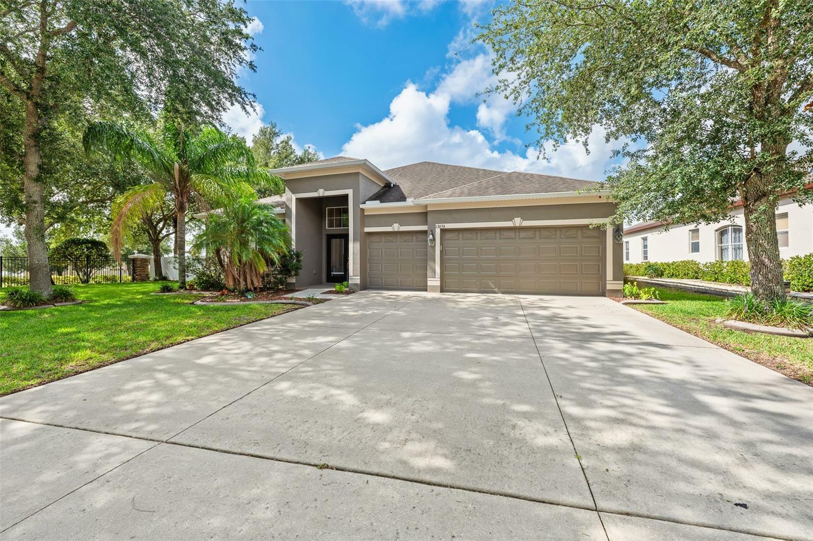 Property Photo:  13654 Hunters Point Street  FL 34609 