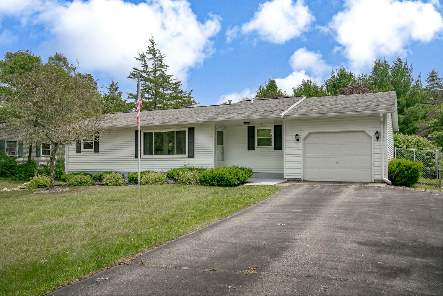 Property Photo:  34098 Vauxhill Drive  MI 49079 