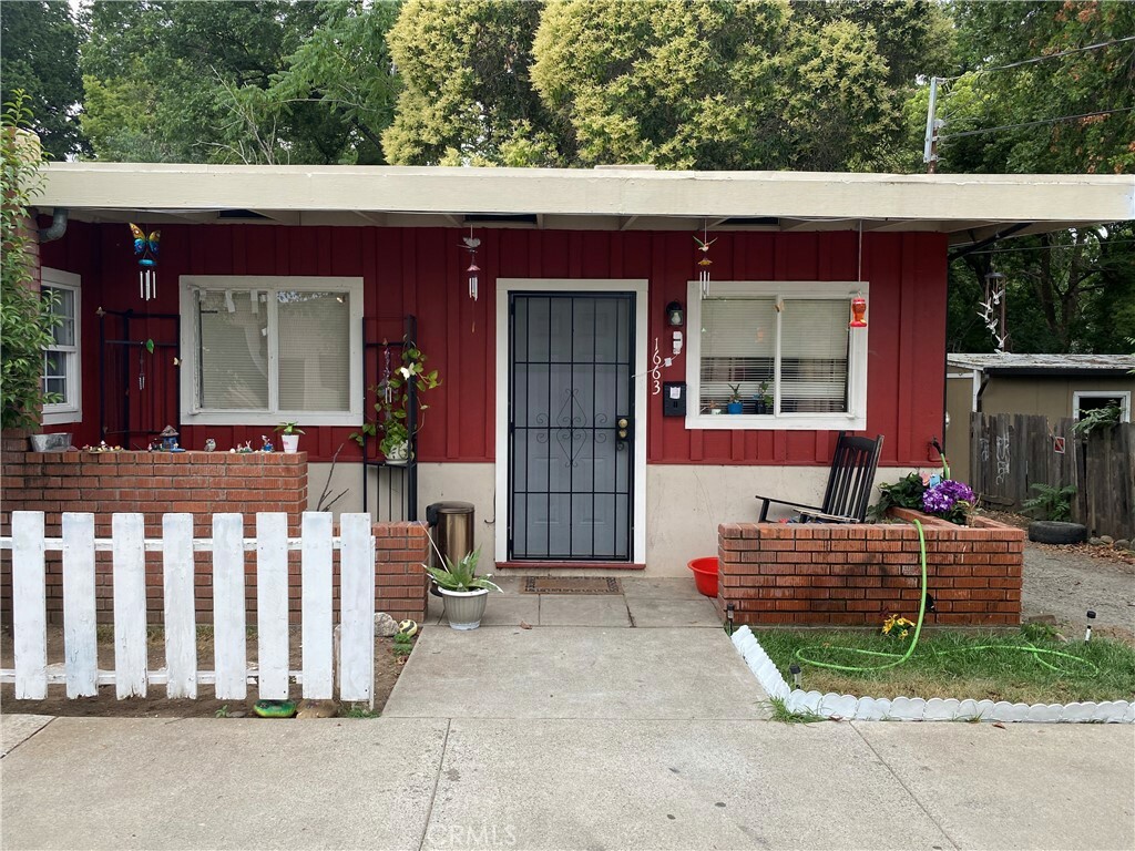 Property Photo:  1724 Oak Street  CA 95965 