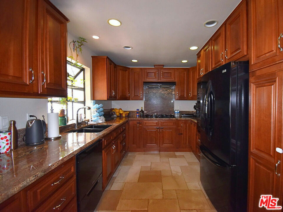 Property Photo:  30100 Amelia Drive  CA 91301 