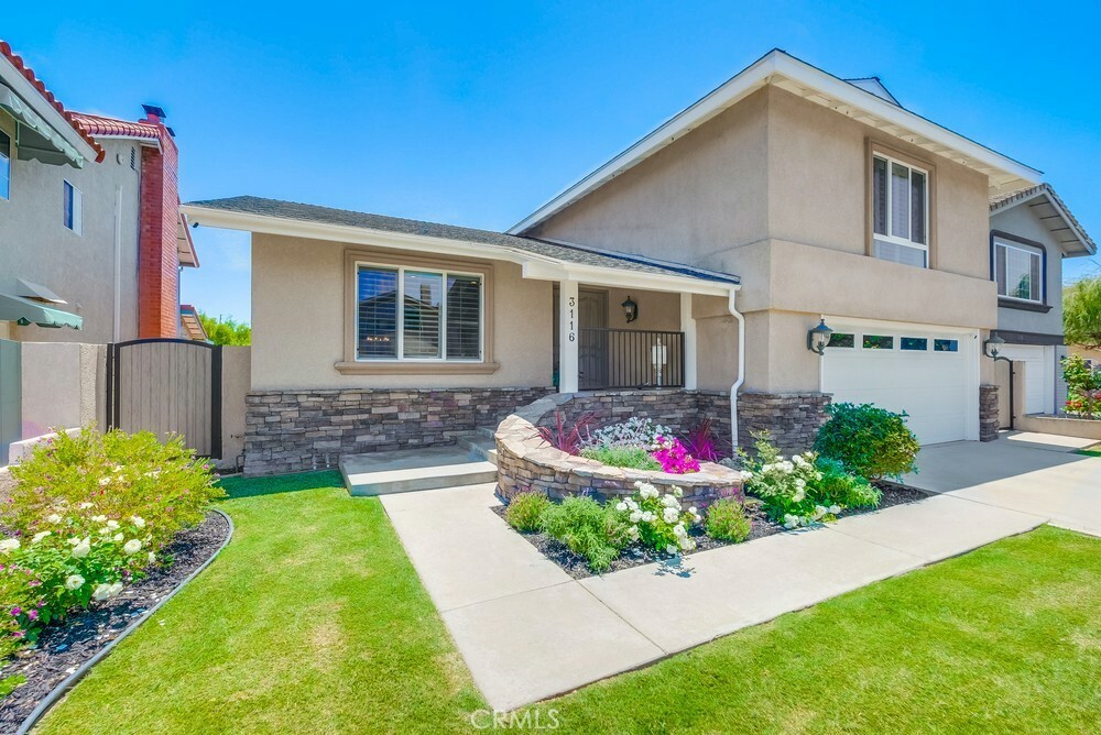 Property Photo:  3116 Lilly Ave  CA 90720 