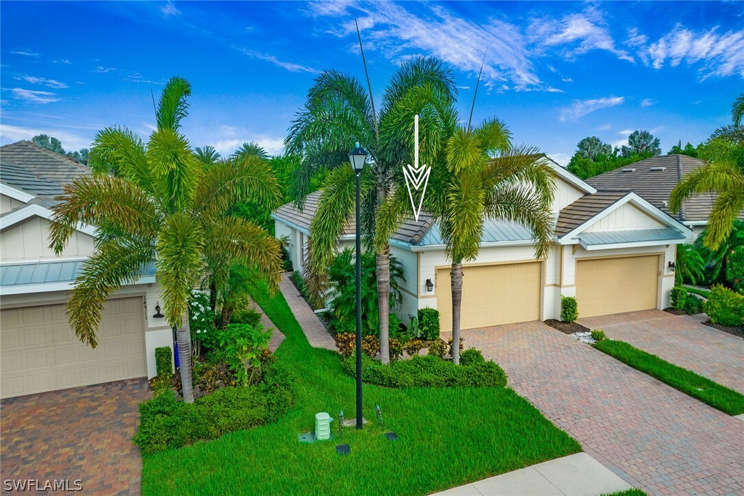 Property Photo:  14915 Edgewater Circle  FL 34114 