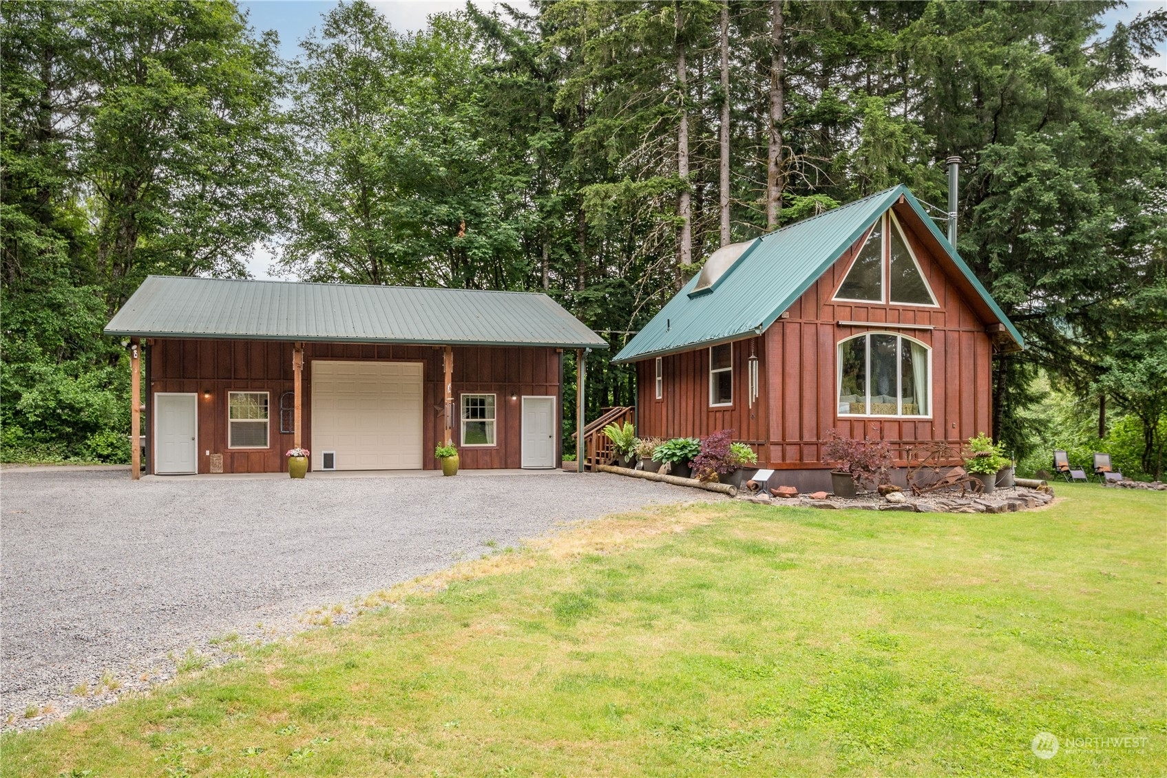 Property Photo:  106 N Hendrickson Road  WA 98593 