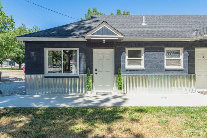 Property Photo:  230 Central Avenue  WA 98826 