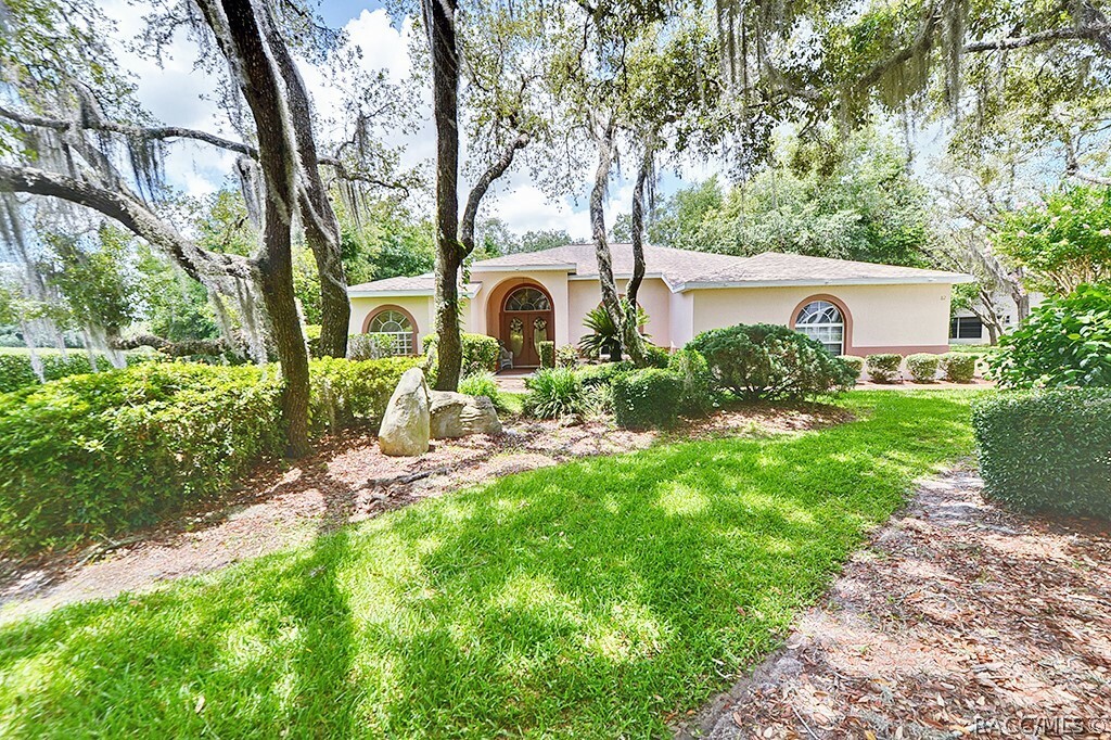 Property Photo:  82 W Massachusetts Street  FL 34442 