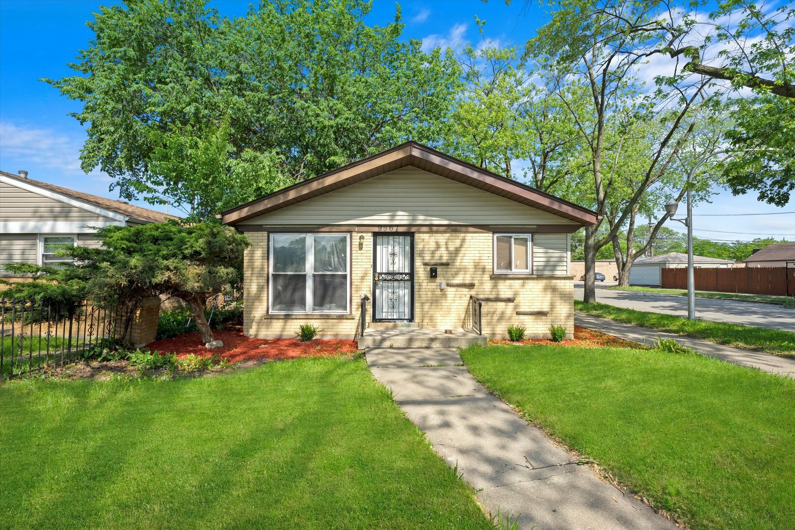 Property Photo:  9567 S Green Street  IL 60643 