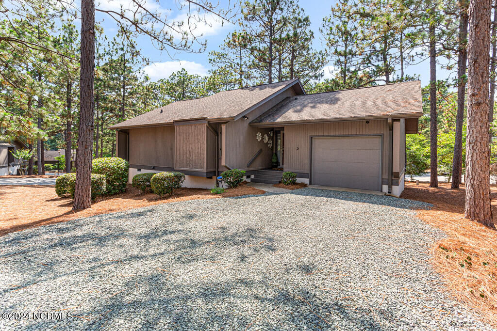 Property Photo: 5 Barton Hills Court NC 28374