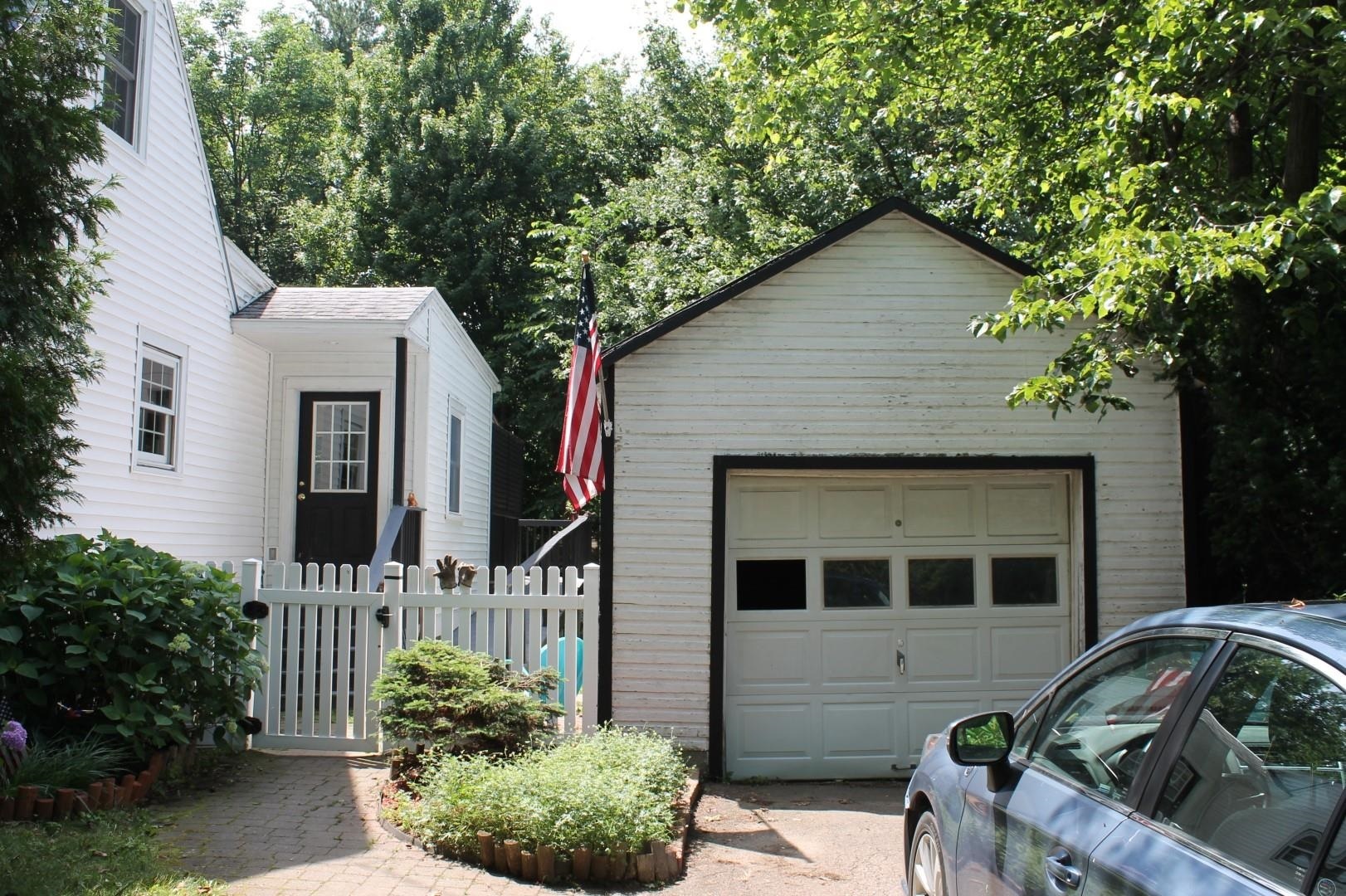 Property Photo:  1021 Pine Street  VT 05401 