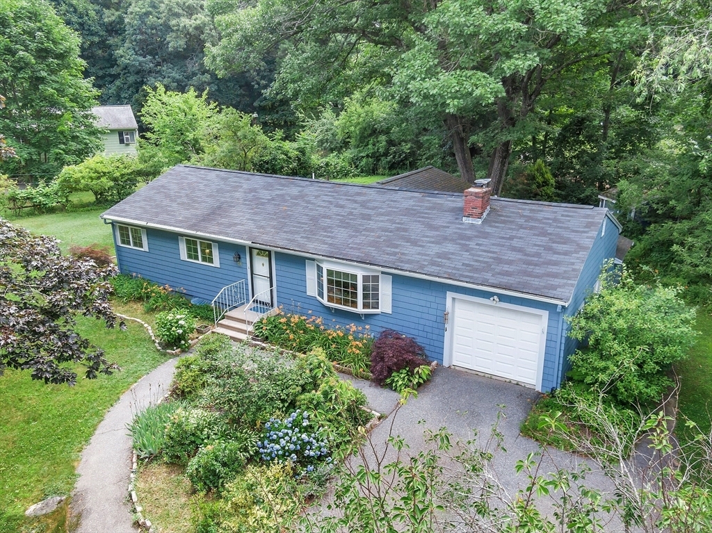 Property Photo:  42 Oneida Rd  MA 01720 