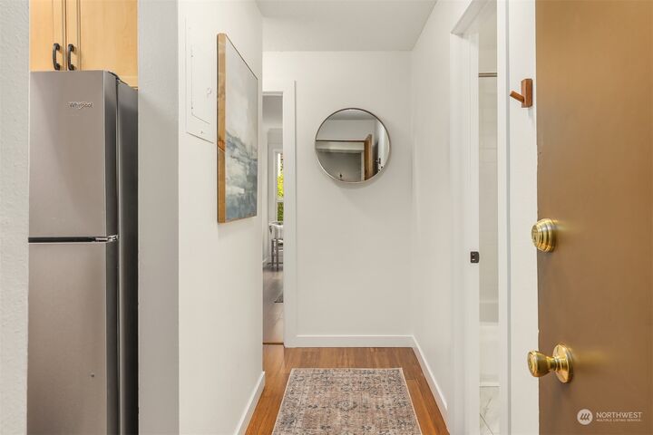 Property Photo:  308  Summit Avenue E 406  WA 98102 