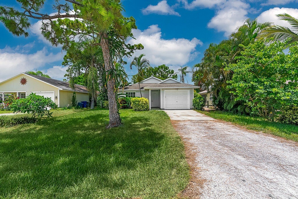 Property Photo:  1445 22nd Avenue SW  FL 32962 