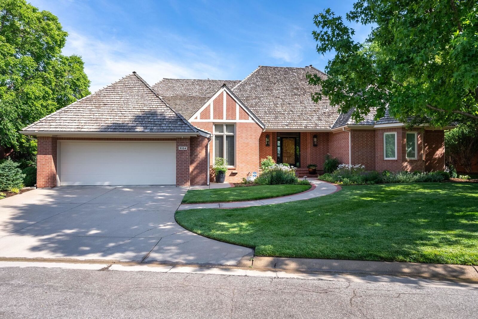 Property Photo: 9104 E Killarney KS 67206