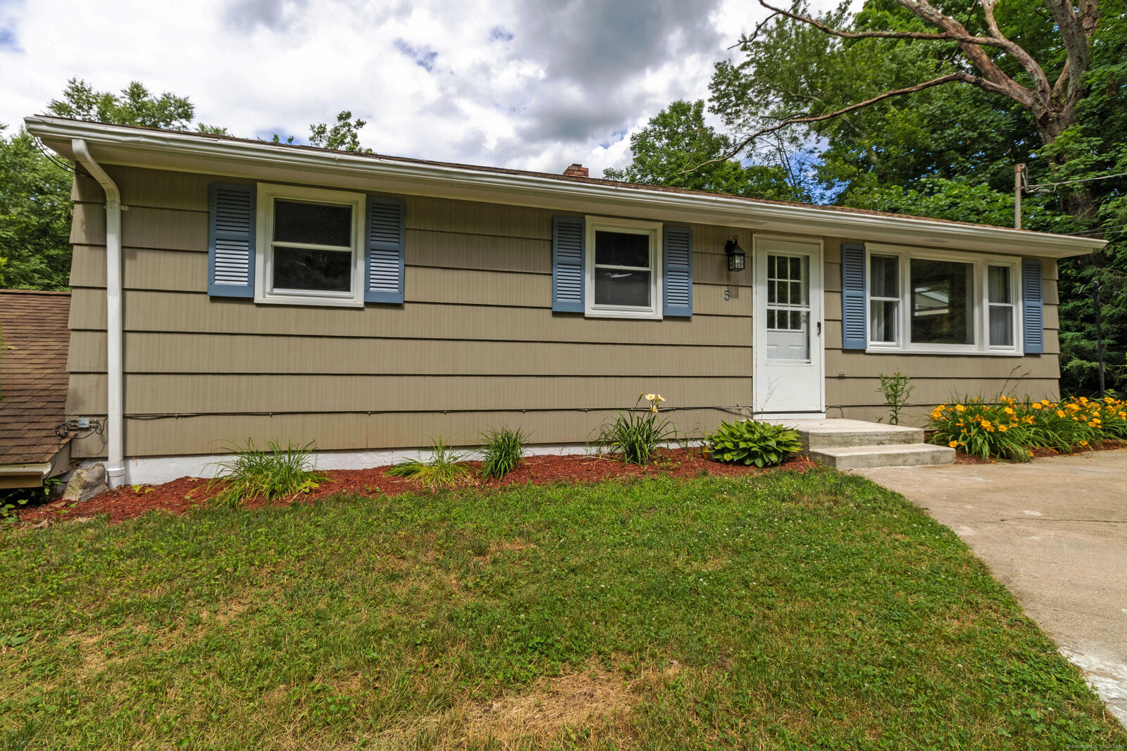 Property Photo:  5 Gilman Road  CT 06336 