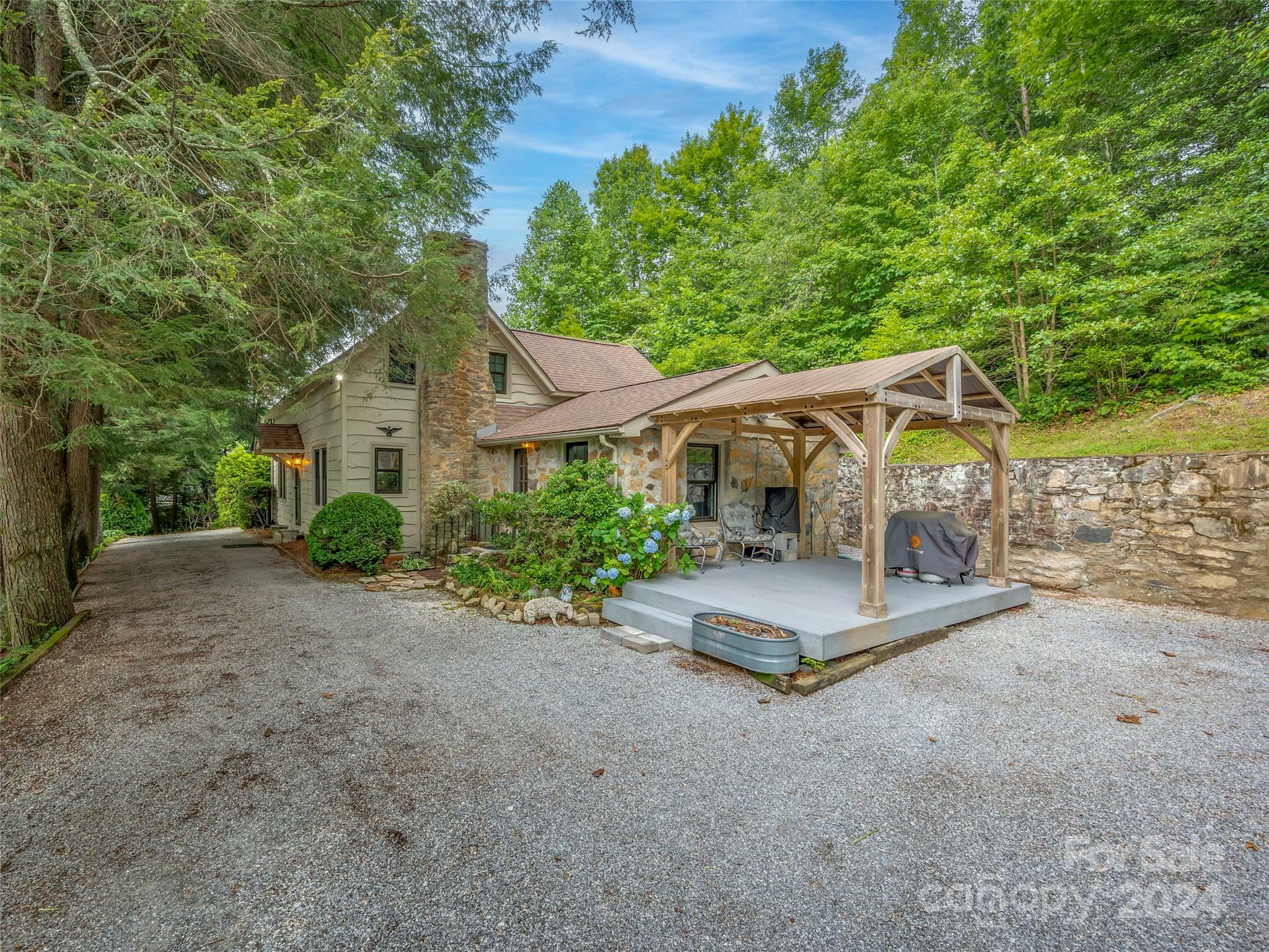 Property Photo:  651 Macedonia Road  NC 28773 