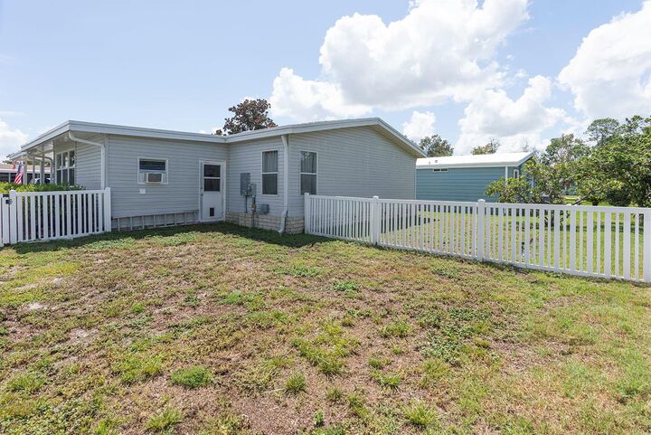 Property Photo: 550 Saint Johns Road FL 32778