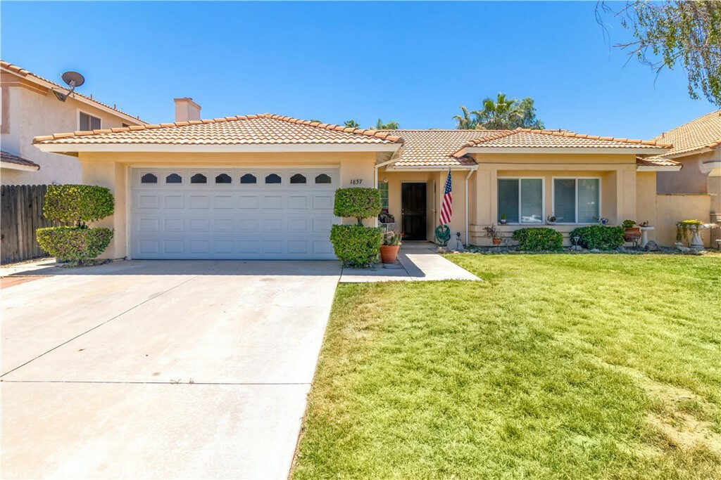 Property Photo:  1857 Creekside Drive  CA 92545 