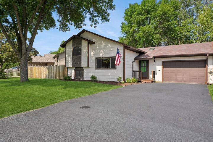 9086 Larch Lane N  Maple Grove MN 55369 photo