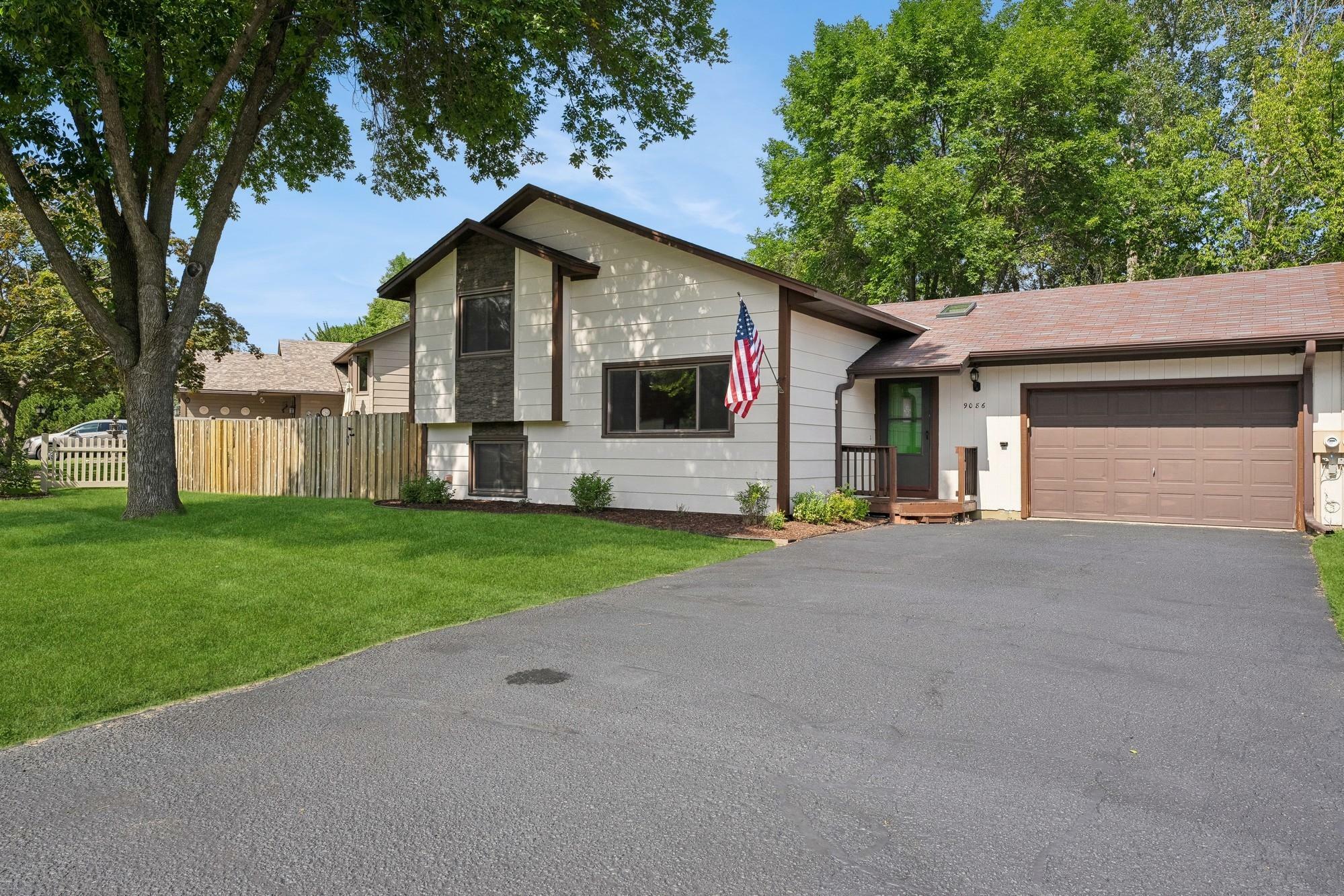 Property Photo:  9086 Larch Lane N  MN 55369 