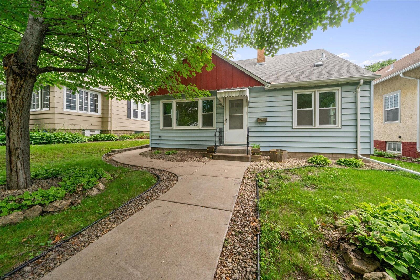 Property Photo:  550 Eustis Street  MN 55104 