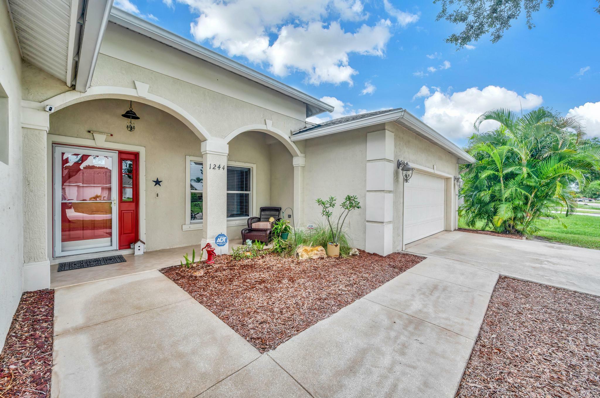 Property Photo:  1244 SW Amboy Avenue  FL 34953 