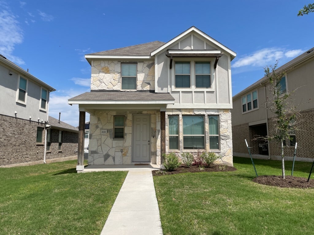 Property Photo:  2121 Hat Bender Loop  TX 78664 