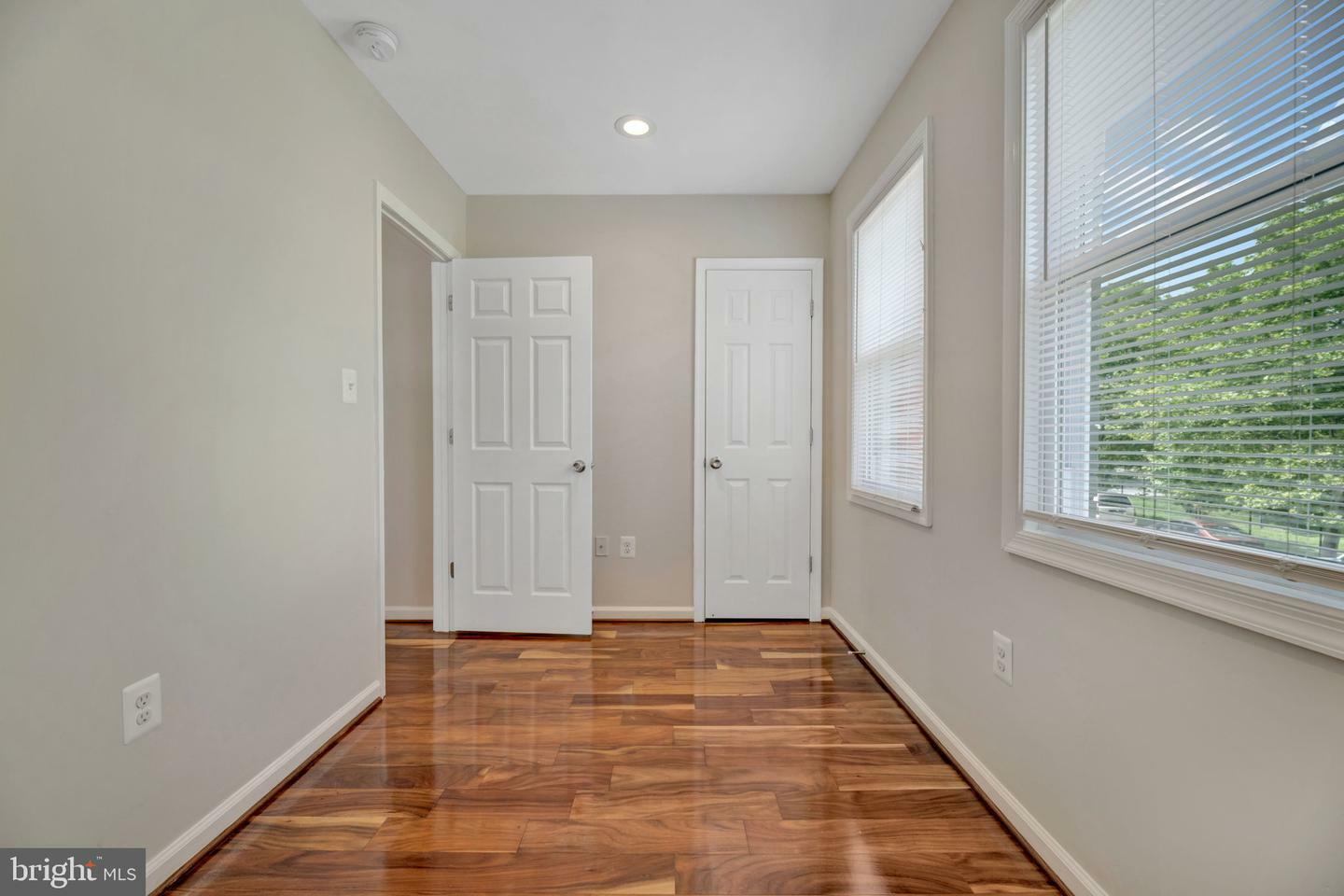 Property Photo:  1737 F Street NE  DC 20002 