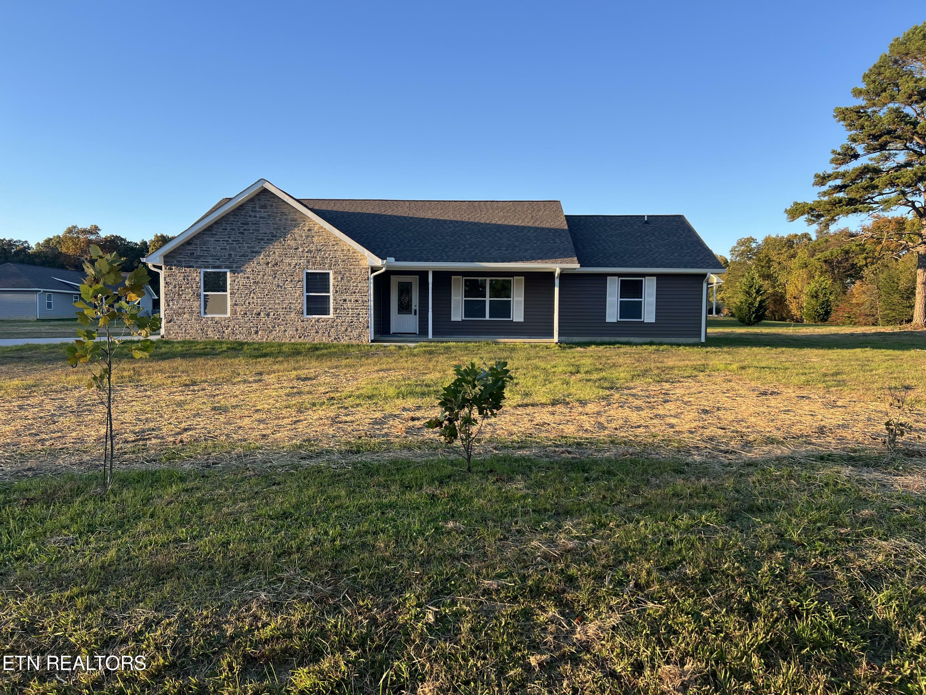 Property Photo:  453 Hinch Mountain View Rd  TN 38555 