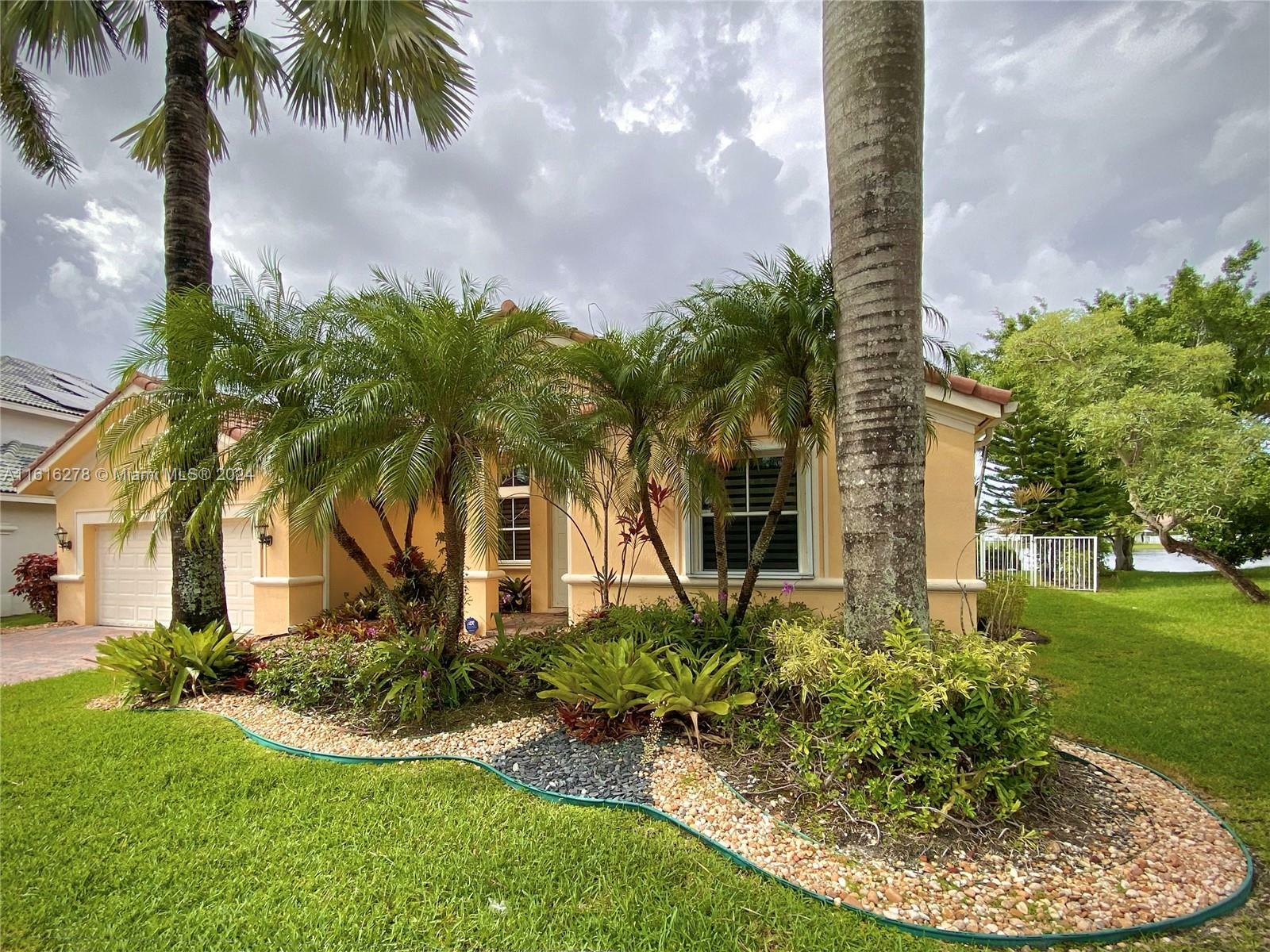 Property Photo:  2252 Quail Roost Dr  FL 33327 