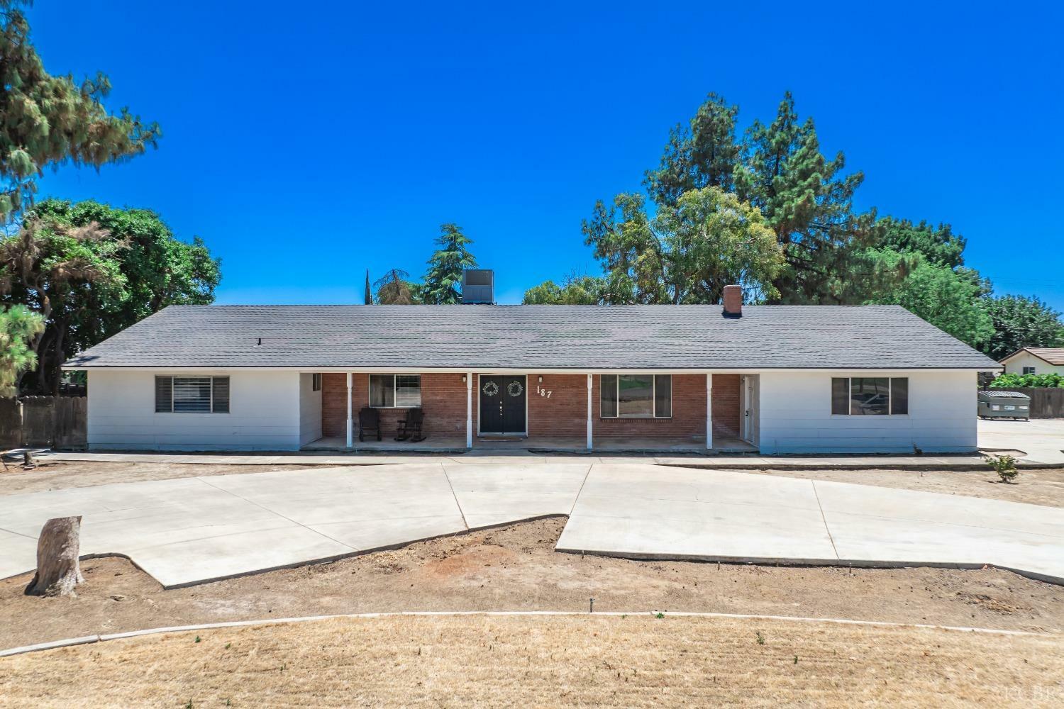 Property Photo:  187 Hogan Drive  CA 93245 