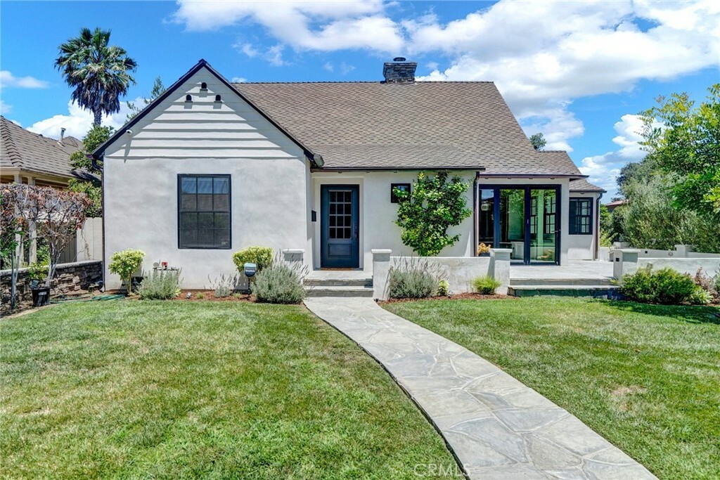 Property Photo:  4316 N Clybourn Avenue  CA 91505 