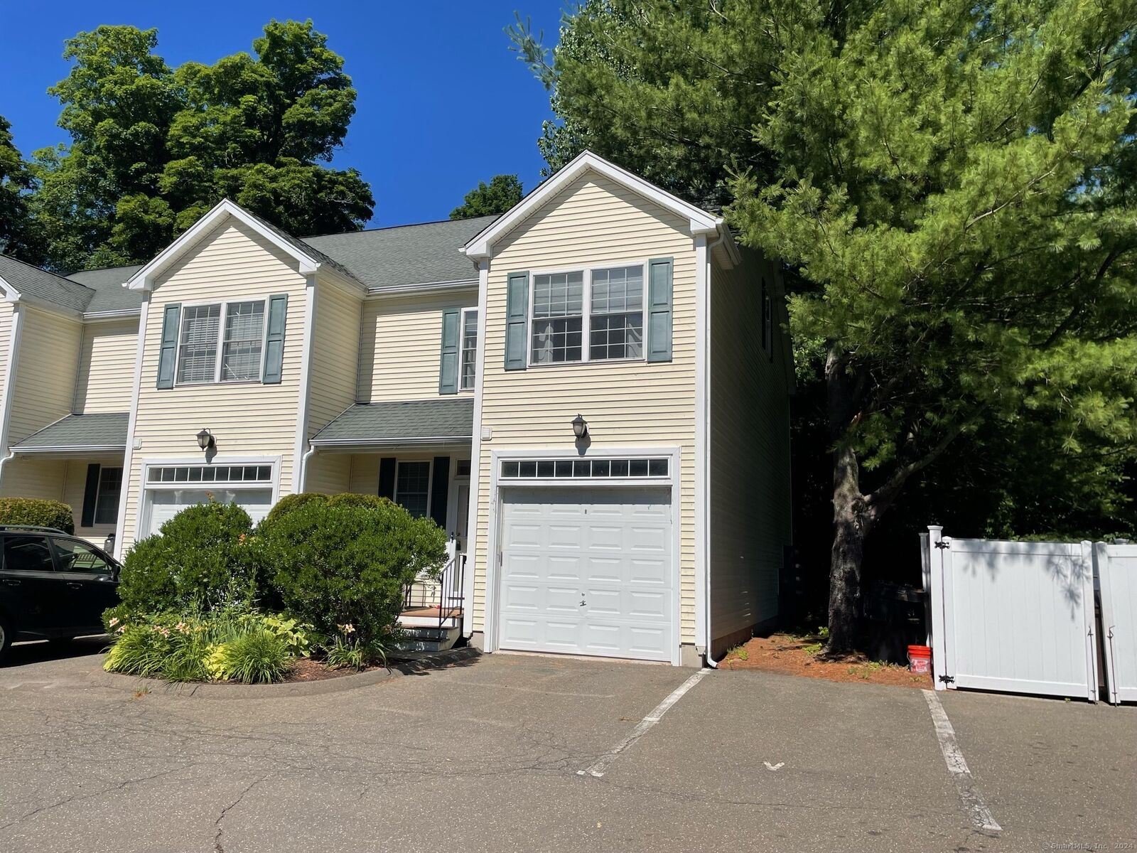 Property Photo:  134 Sanford Street 1  CT 06514