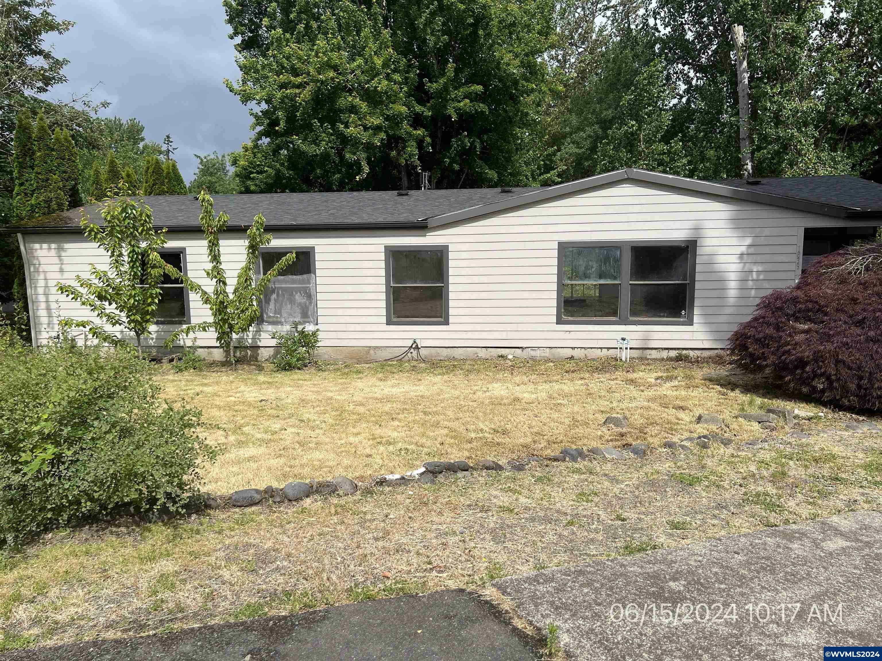 Property Photo:  1839  Woodland Av  OR 97071 