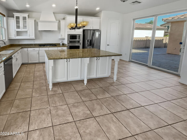 Property Photo:  2436 E Balsam Drive  AZ 85286 