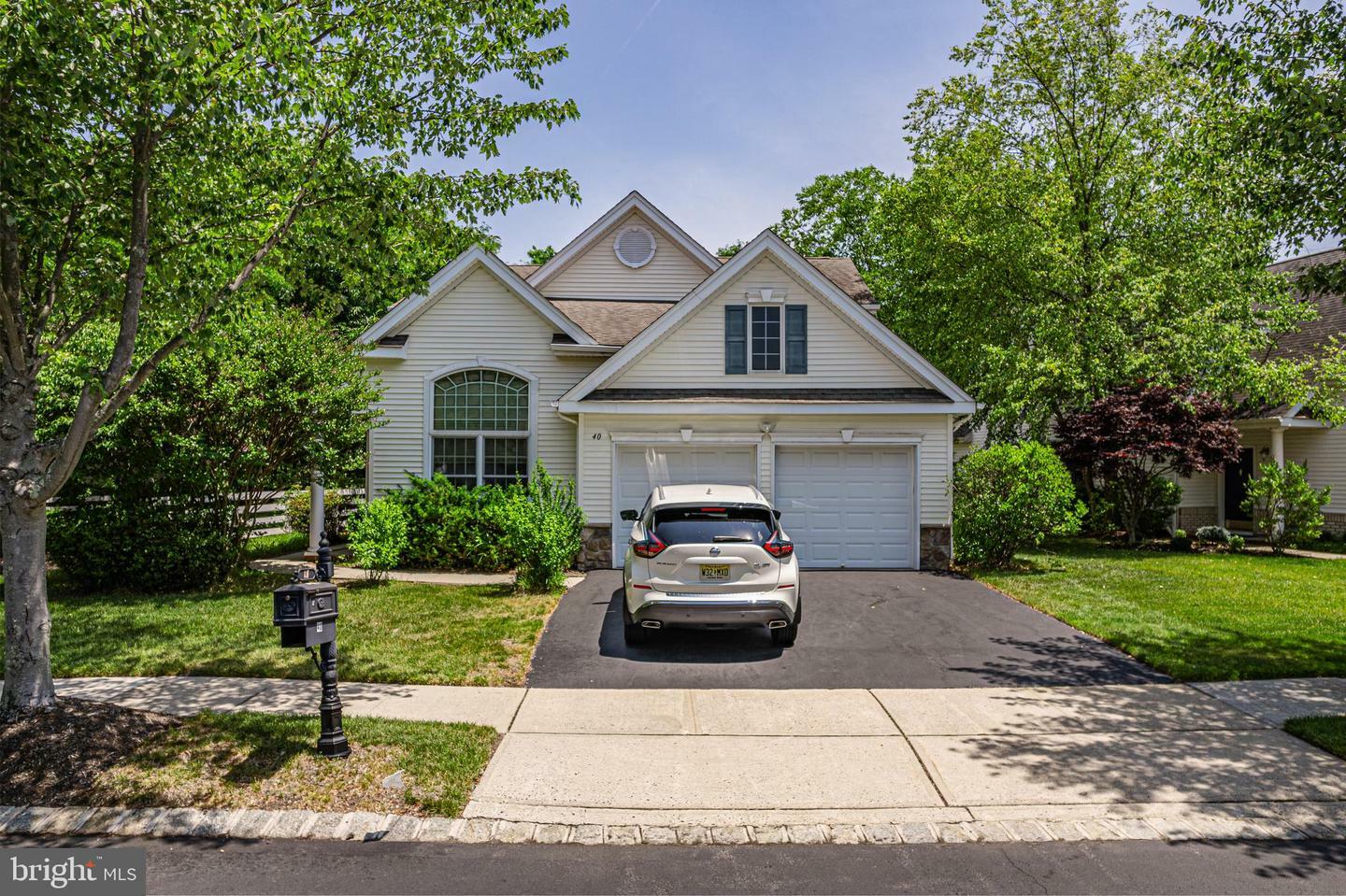 Property Photo:  40 Londonberry Drive  NJ 07733 