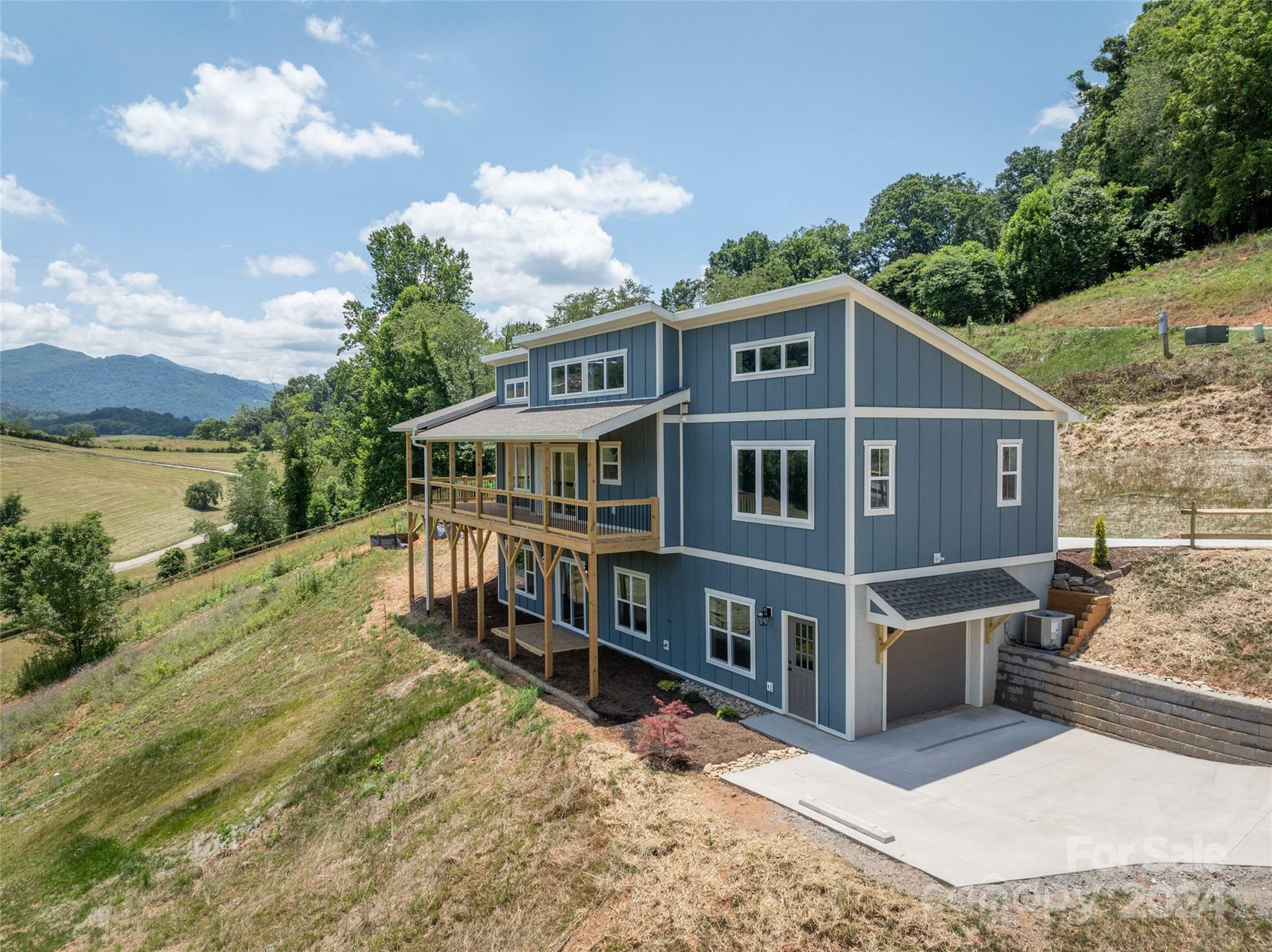 Property Photo: 165 Aster Ridge Drive NC 28786