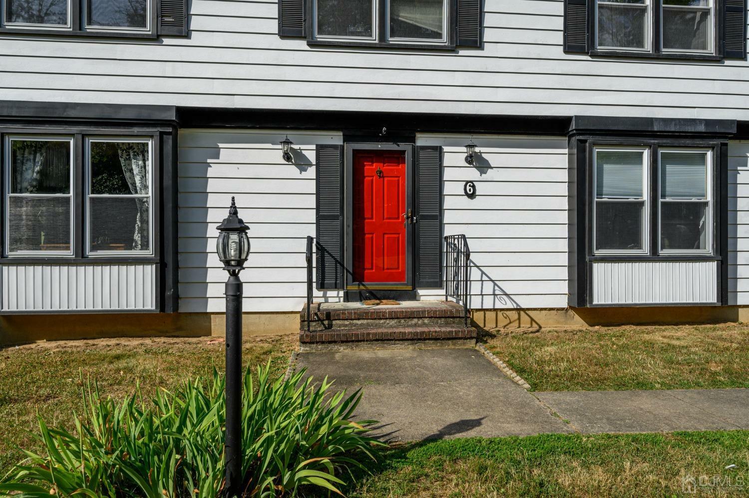 Property Photo:  6 Cartwright Drive W  NJ 08550 