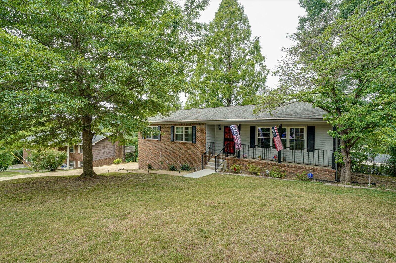 Property Photo:  418 Peyton Dr  TN 37343 