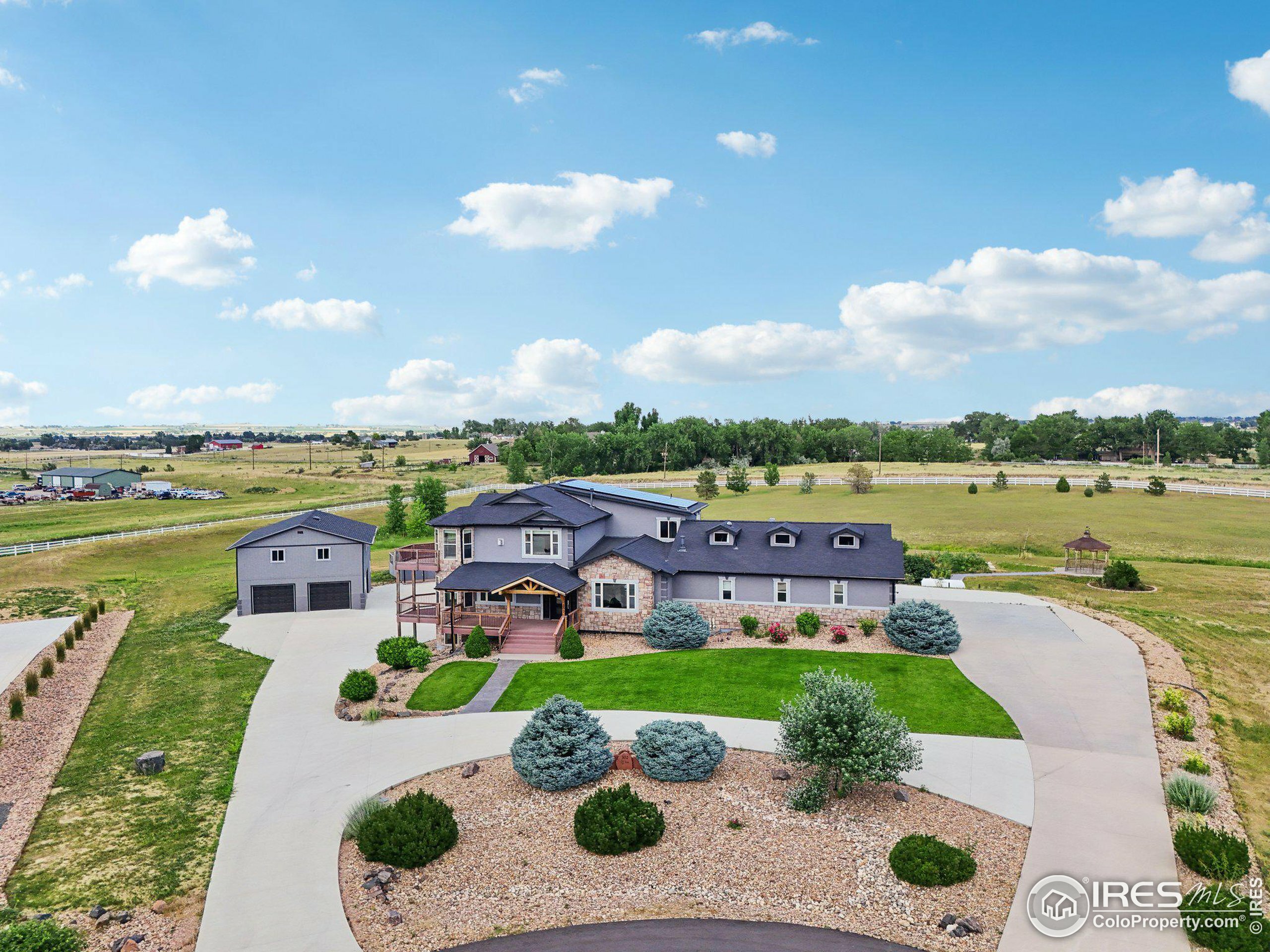 Property Photo:  302 Dove Ln  CO 80513 