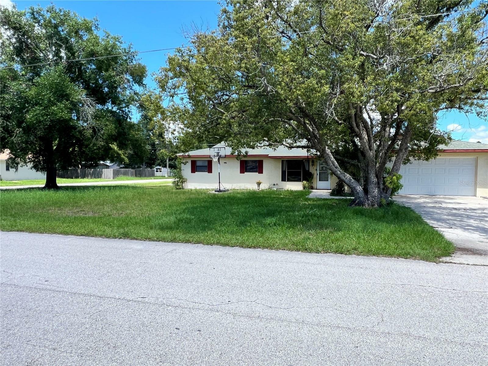 Property Photo:  1501 Montana Avenue  FL 34769 