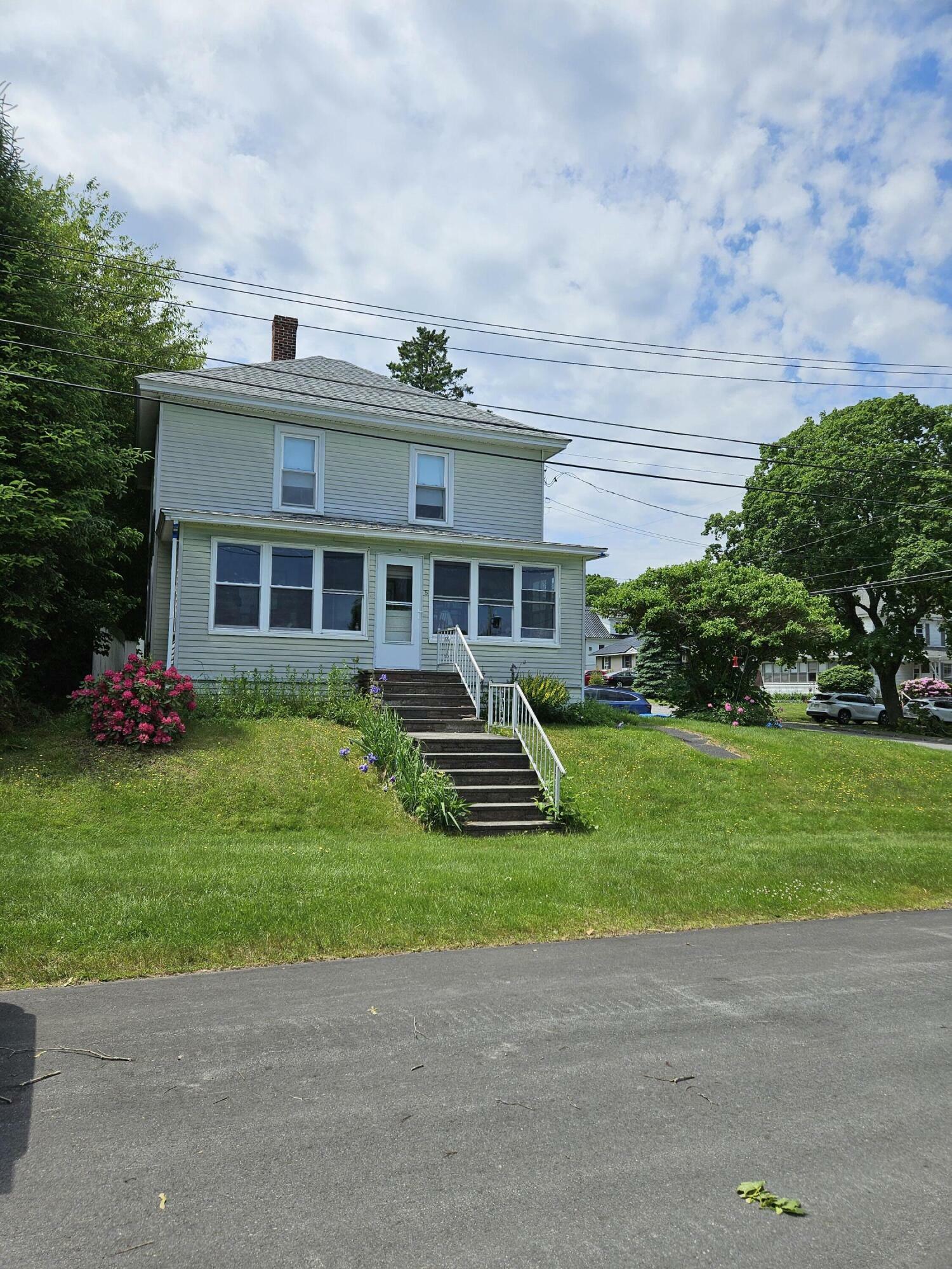 Property Photo:  5 Hillside Avenue  ME 04468 