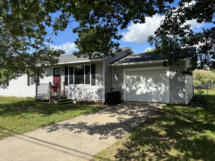 1022 Strawberry Lane  Gaylord MI 49735 photo