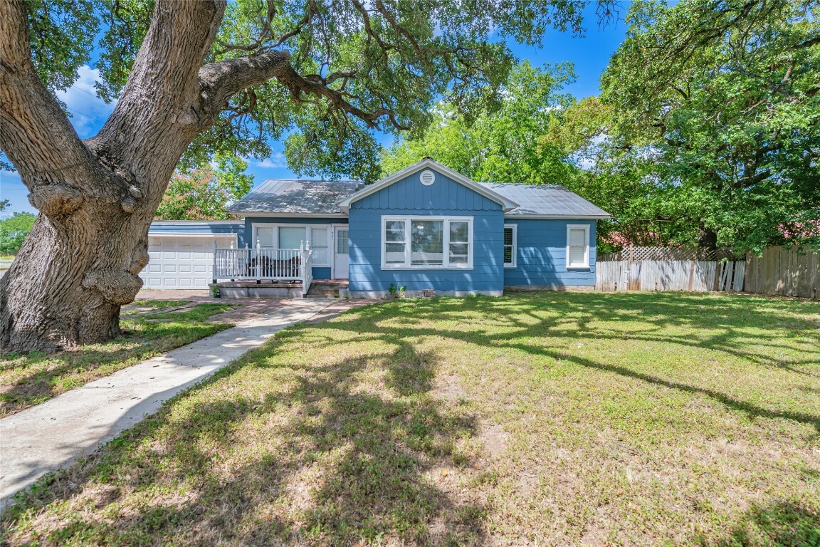 Property Photo:  341 W Vaughan Street  TX 78605 