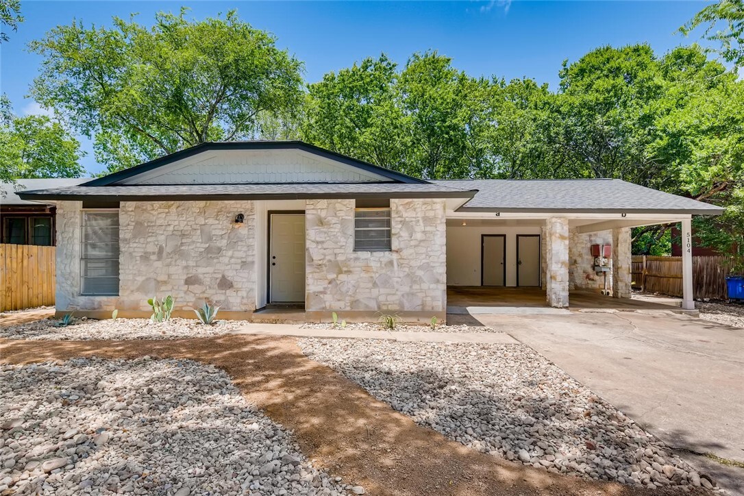 Property Photo: 5104 Acorn Cove B TX 78744