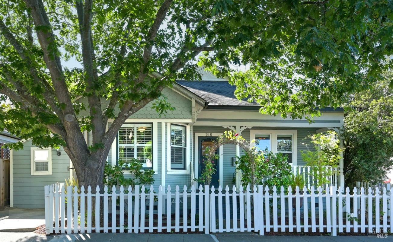 Property Photo:  310 F Street  CA 94952 